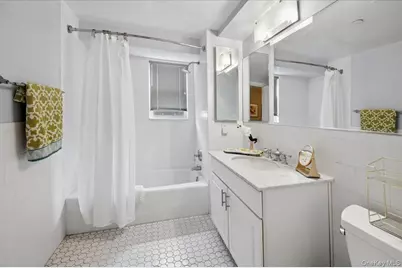 1020 Warburton Avenue #5A, Yonkers, NY 10701 - Photo 7