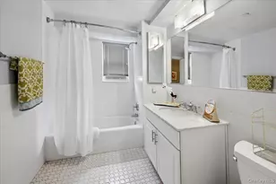 1020 Warburton Ave, Yonkers, NY 10701 - Photo 7