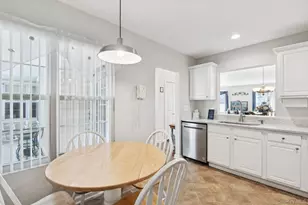 4 Commodore Cir, Port Jefferson Station, NY 11776 - Photo 11