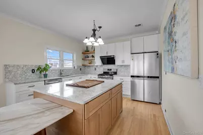 268 Gordon Place, Freeport, NY 11520 - Photo 9