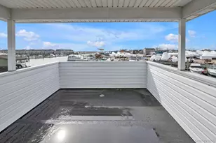 268 Gordon Pl, Freeport, NY 11520 - Photo 17