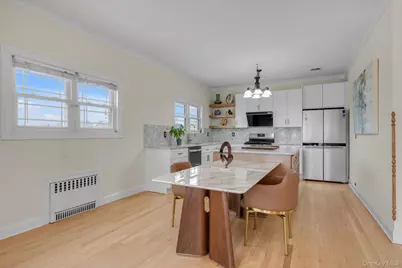 268 Gordon Place, Freeport, NY 11520 - Photo 7