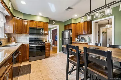 20 Biltmore Boulevard, Massapequa, NY 11758 - Photo 19