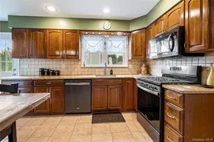 20 Biltmore Blvd, Massapequa, NY 11758 - Photo 17