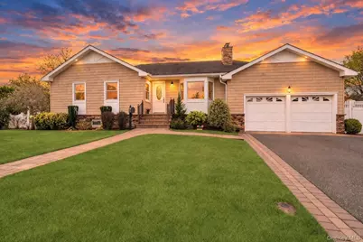 20 Biltmore Boulevard, Massapequa, NY 11758 - Photo 1