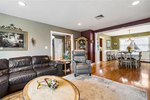 20 Biltmore Blvd, Massapequa, NY 11758 - Photo 11