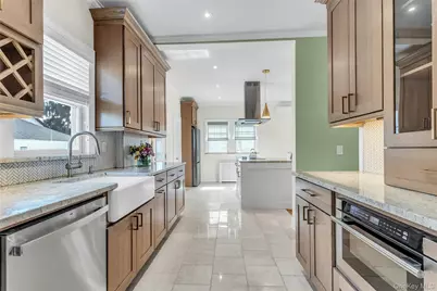 85 Violet Avenue, Floral Park, NY 11001 - Photo 17