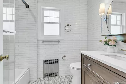 85 Violet Avenue, Floral Park, NY 11001 - Photo 25