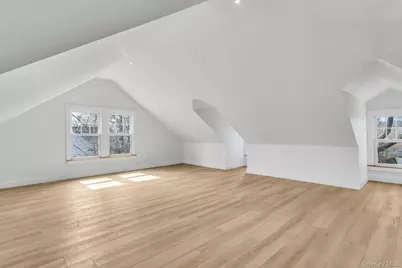 85 Violet Avenue, Floral Park, NY 11001 - Photo 27