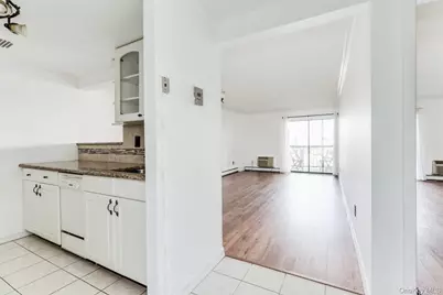 380 Fulton Street #M2, Farmingdale, NY 11735 - Photo 5