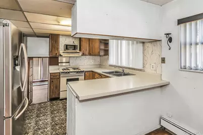 306 Park Avenue, Freeport, NY 11520 - Photo 5