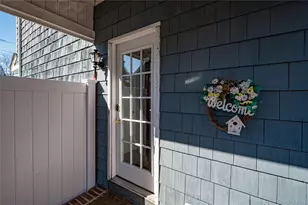 9 Leeds St, South Huntington, NY 11746 - Photo 21