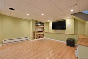 24 Catherine Ave, Franklin Square, NY 11010 - Photo 13