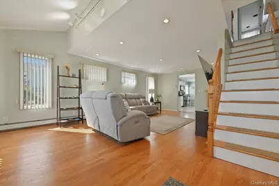 24 Catherine Avenue, Franklin Square, NY 11010 - Photo 5