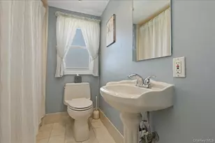 24 Catherine Ave, Franklin Square, NY 11010 - Photo 11