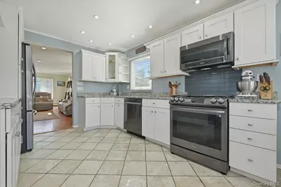 24 Catherine Avenue, Franklin Square, NY 11010 - Photo 7