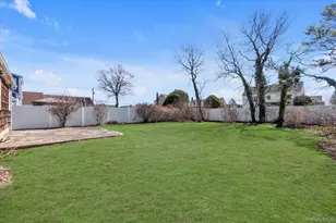 30 Colony St, Hicksville, NY 11801 - Photo 3