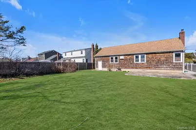 30 Colony Street, Hicksville, NY 11801 - Photo 5