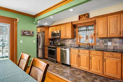 72-31 73rd Street, Glendale, NY 11385 - Photo 15