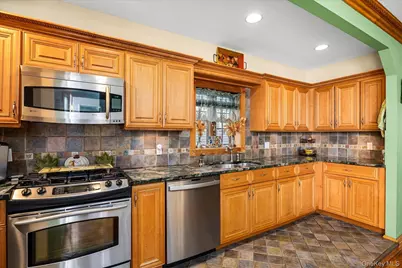 72-31 73rd Street, Glendale, NY 11385 - Photo 17