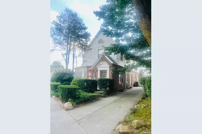 10922 Myrtle Avenue, Richmond Hill, NY 11418 - Photo 3