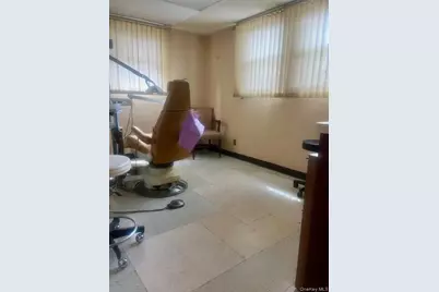 10922 Myrtle Avenue, Richmond Hill, NY 11418 - Photo 25