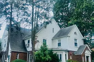 109-22 Myrtle Ave, Richmond Hill North, NY 11418 - Photo 3