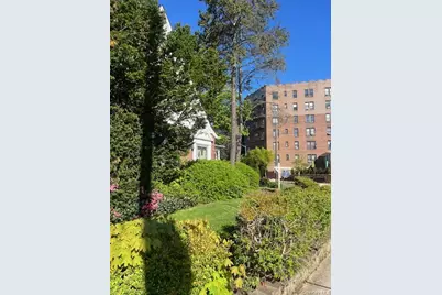 10922 Myrtle Avenue, Richmond Hill North, NY 11418 - Photo 29