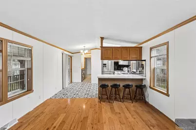 37 Hubbard Ave #5, Riverhead, NY 11901 - Photo 11