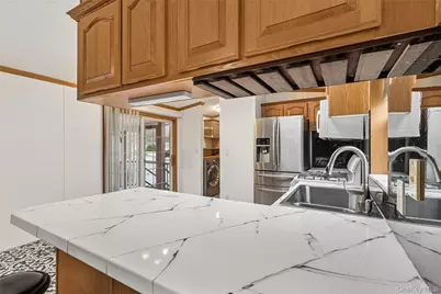 37 Hubbard Ave #5, Riverhead, NY 11901 - Photo 13