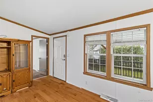 37 Hubbard Ave, Riverhead, NY 11901 - Photo 5