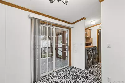 37 Hubbard Ave #5, Riverhead, NY 11901 - Photo 19