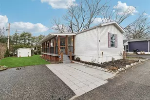 37 Hubbard Ave, Riverhead, NY 11901 - Photo 31