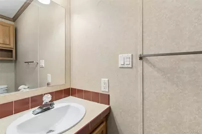 37 Hubbard Ave #5, Riverhead, NY 11901 - Photo 27