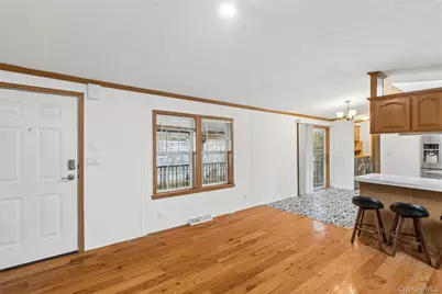 37 Hubbard Ave #5, Riverhead, NY 11901 - Photo 9