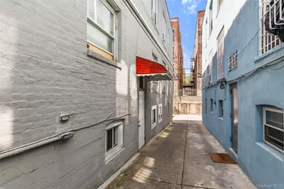 1049 Ward Avenue, Bronx, NY 10472 - Photo 5