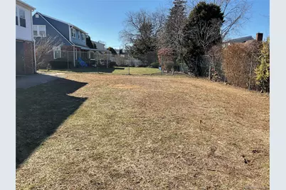 695 Goodrich Street, Uniondale, NY 11553 - Photo 11