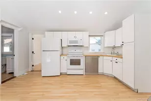 5 Sherman Ave, Hampton Bays, NY 11946 - Photo 3