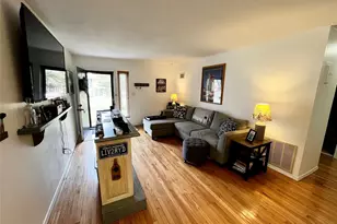 1 Pine Ct, Selden, NY 11784 - Photo 7