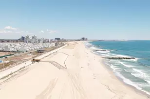 69-10 Beach Front Rd, Arverne, NY 11692 - Photo 33