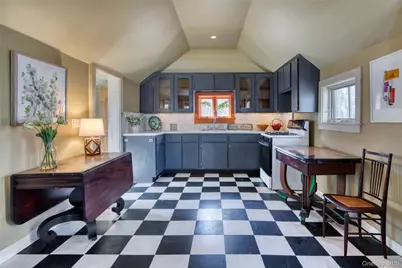 415 Sterling Place, Greenport, NY 11944 - Photo 7