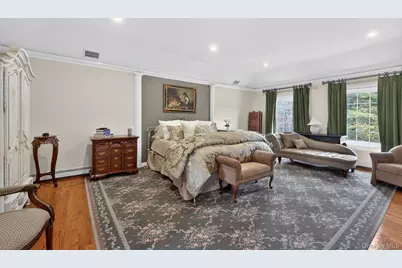 301 Berry Hill Road, Oyster Bay, NY 11791 - Photo 19