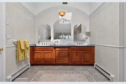 301 Berry Hill Road, Oyster Bay, NY 11791 - Photo 21