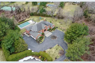 301 Berry Hill Road, Oyster Bay, NY 11791 - Photo 43