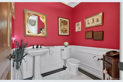 301 Berry Hill Road, Oyster Bay, NY 11791 - Photo 17