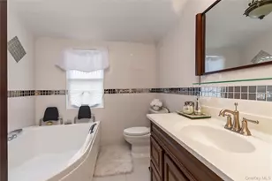 265-04 79th Ave, Glen Oaks, NY 11004 - Photo 11