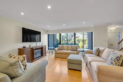 5 Fox Ridge, Roslyn, NY 11576 - Photo 3