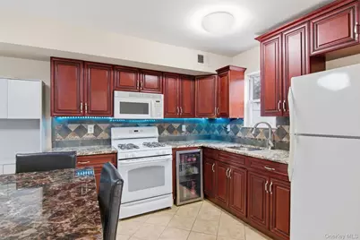 2760 Schleigel Boulevard, Amityville, NY 11701 - Photo 11