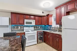 2760 Schleigel Blvd, Amityville, NY 11701 - Photo 11