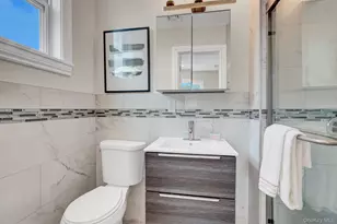 1010 California Pl S, Island Park, NY 11558 - Photo 15
